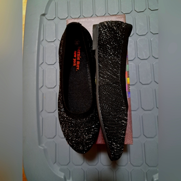 BERNIE MEV. Nikki flats SHOES brand new COMFORT FOOTBED so pretty